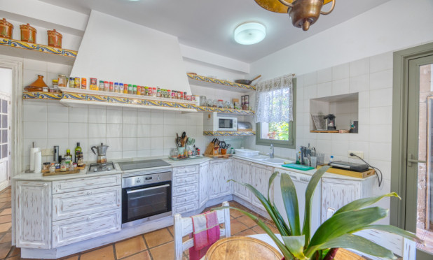 Resale - Villa - Esporlas - Mallorca