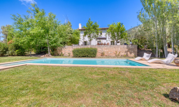 Resale - Villa - Esporlas - Mallorca