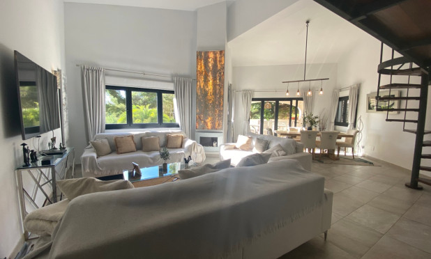 Resale - Villa - Calviá - Mallorca