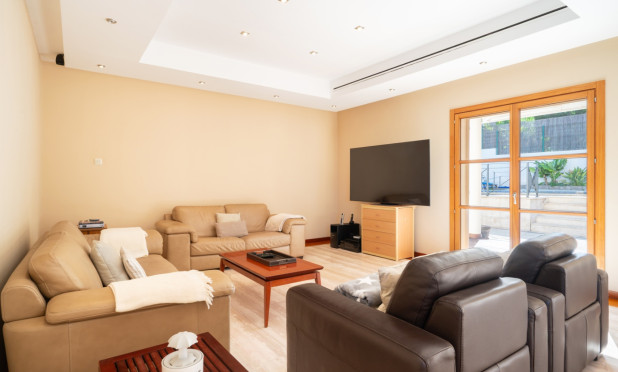 Resale - Villa - Calviá - Mallorca