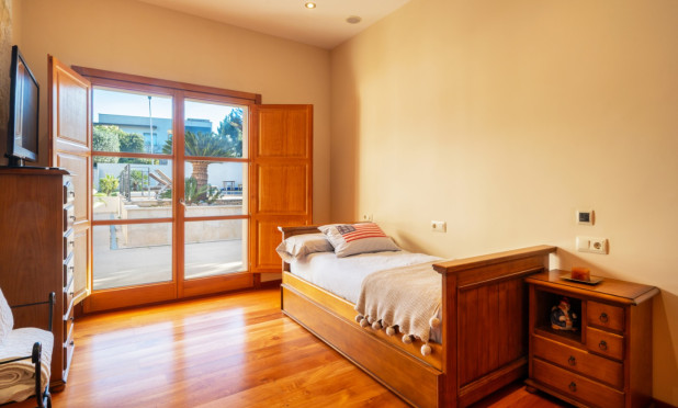 Resale - Villa - Calviá - Mallorca