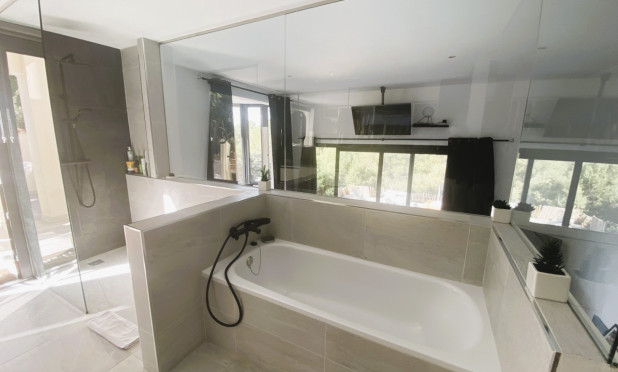 Resale - Villa - Calviá - Mallorca