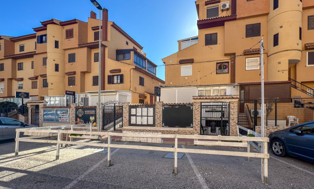 Resale - Commercial - Torrevieja - Nueva Torrevieja - Aguas Nuevas