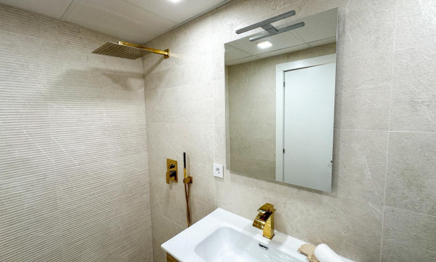 Wiederverkauf - Wohnung - Torrevieja - El Acequión - Los Náufragos