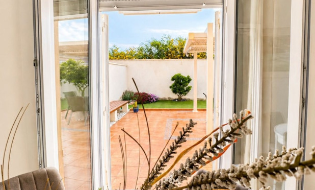 Resale - Villa - Torrevieja - Nueva Torrevieja - Aguas Nuevas