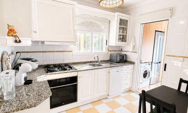 Resale - Villa - Torrevieja - Nueva Torrevieja - Aguas Nuevas