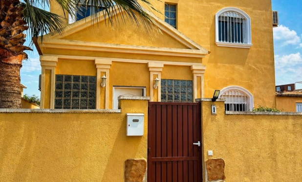 Resale - Villa - Torrevieja - Nueva Torrevieja - Aguas Nuevas