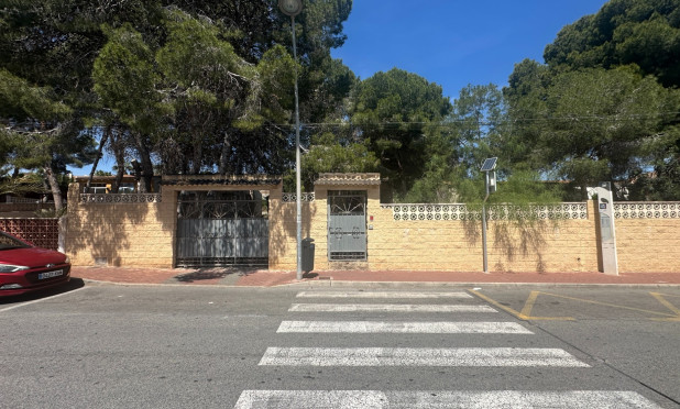 Revente - Villa - Torrevieja - Los Balcones