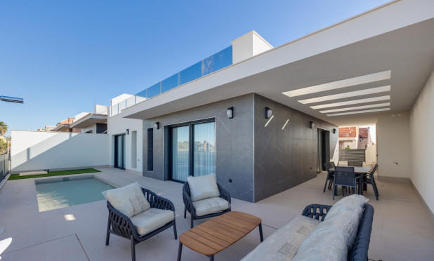 Obra nueva - Villa - Torrevieja - Parque Acuático - Sector 25