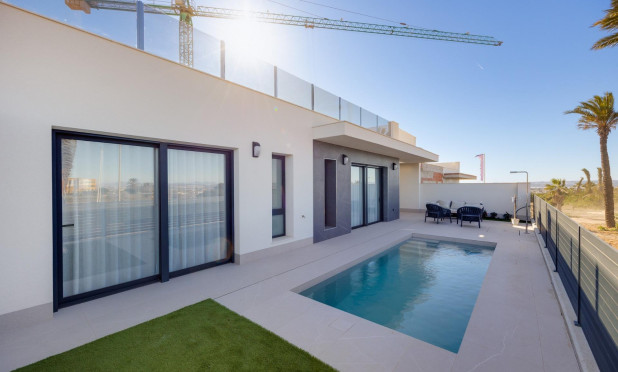 Obra nueva - Villa - Torrevieja - Parque Acuático - Sector 25