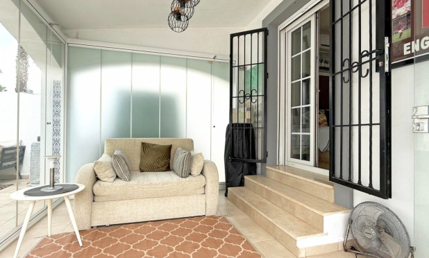 Resale - Villa - Orihuela Costa - Villamartín