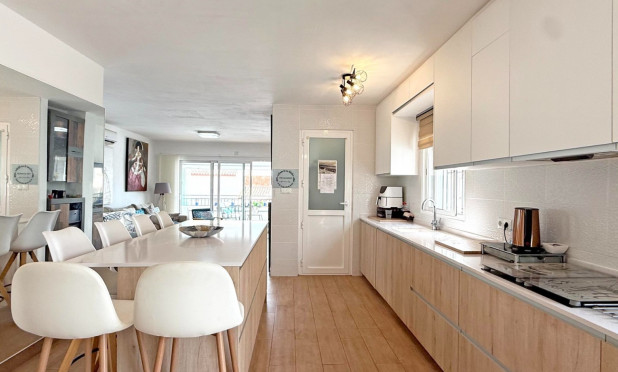 Resale - Villa - Orihuela Costa - Villamartín