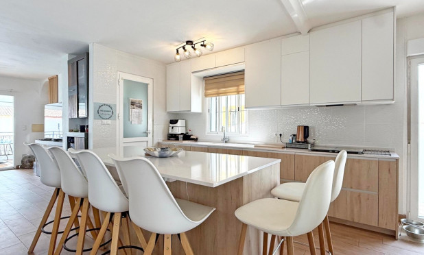 Resale - Villa - Orihuela Costa - Villamartín