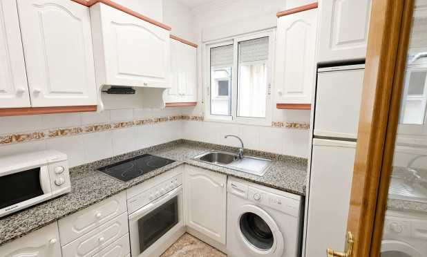 Resale - Apartment / flat - Torrevieja - Playa del Cura