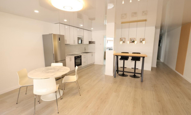 Resale - Apartment / flat - Torrevieja - Acequion