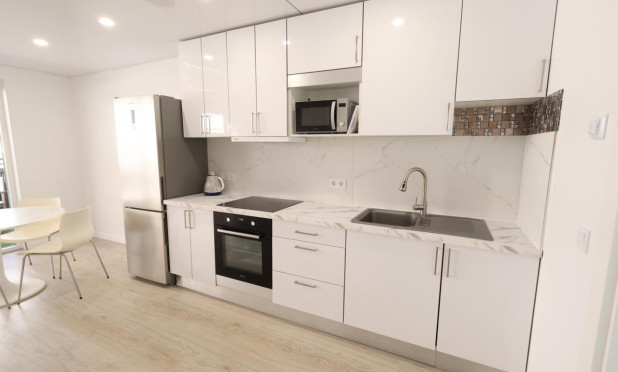 Resale - Apartment / flat - Torrevieja - Acequion