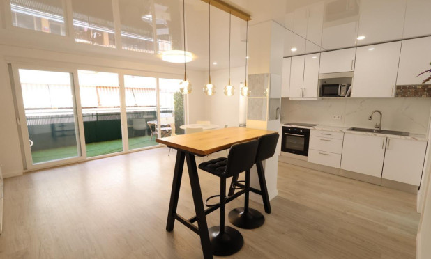 Resale - Apartment / flat - Torrevieja - Acequion