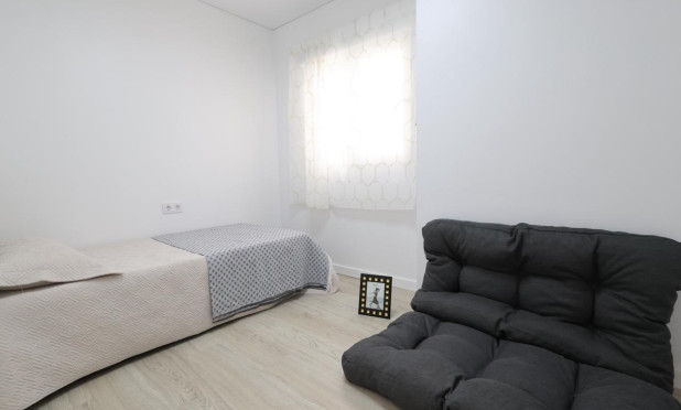 Resale - Apartment / flat - Torrevieja - Acequion