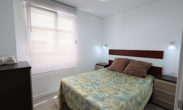 Resale - Apartment / flat - Torrevieja - Acequion