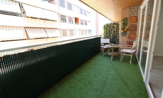 Resale - Apartment / flat - Torrevieja - Acequion