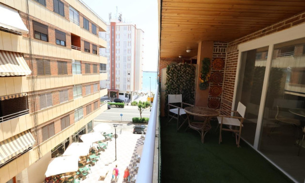 Resale - Apartment / flat - Torrevieja - Acequion