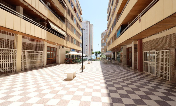Resale - Apartment / flat - Torrevieja - Acequion