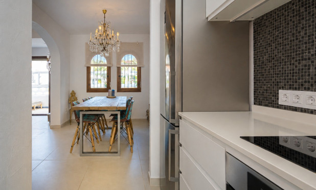 Resale - Townhouse - Albir