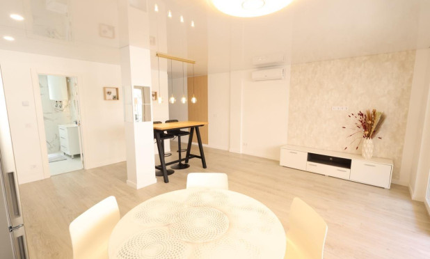 Resale - Apartment / flat - Torrevieja - Acequion