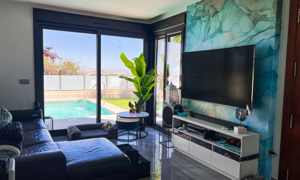 Resale - Villa - Torrevieja - Los Balcones