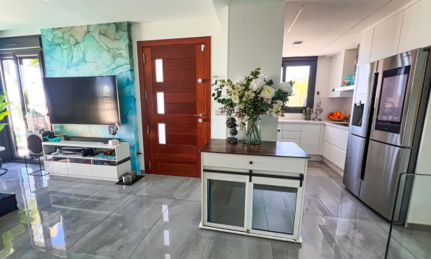 Resale - Villa - Torrevieja - Los Balcones