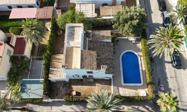 Odsprzedaż - Villa - Cabo Roig