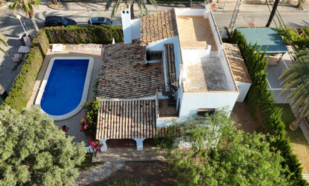 Odsprzedaż - Villa - Cabo Roig