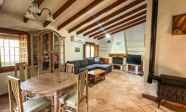 Odsprzedaż - Villa - Cabo Roig