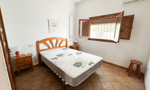 Odsprzedaż - Villa - Cabo Roig