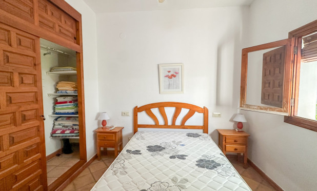Odsprzedaż - Villa - Cabo Roig