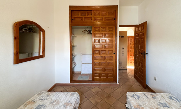 Odsprzedaż - Villa - Cabo Roig
