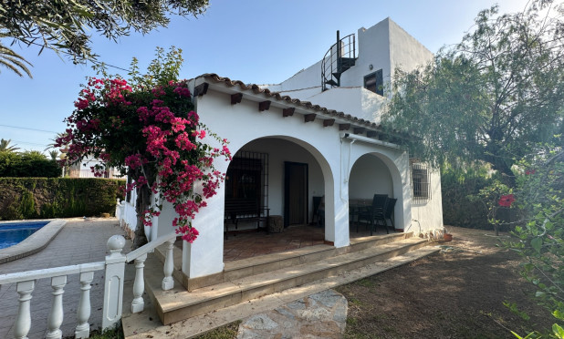 Odsprzedaż - Villa - Cabo Roig