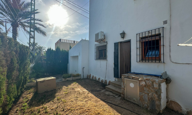 Odsprzedaż - Villa - Cabo Roig