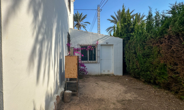 Odsprzedaż - Villa - Cabo Roig
