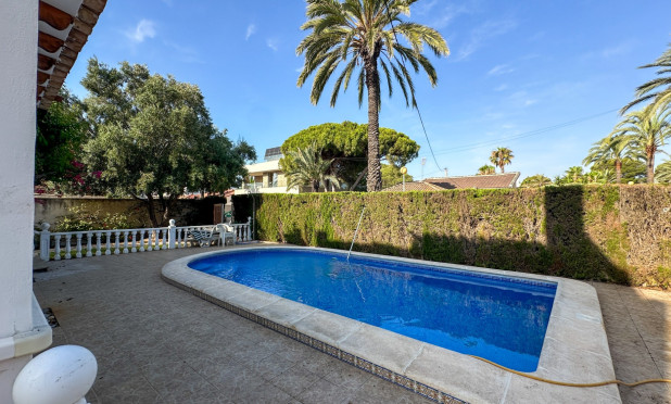 Odsprzedaż - Villa - Cabo Roig