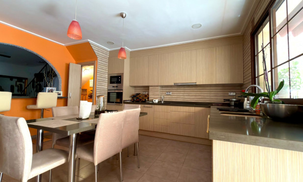 Herverkoop - Herenhuis - Torrevieja - Los Balcones