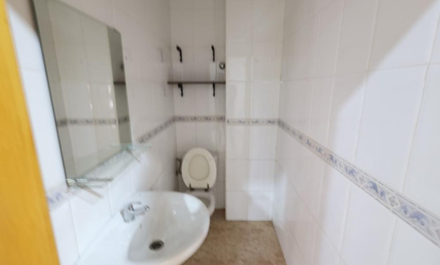 Resale - Commercial premises - Torrevieja - Centro
