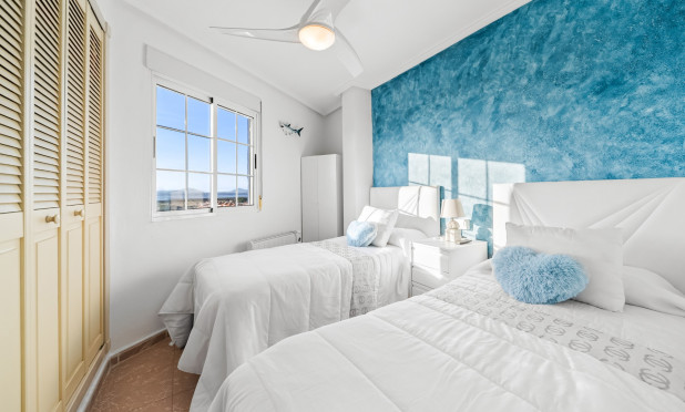 Resale - Apartment / flat - Torrevieja - La Mata
