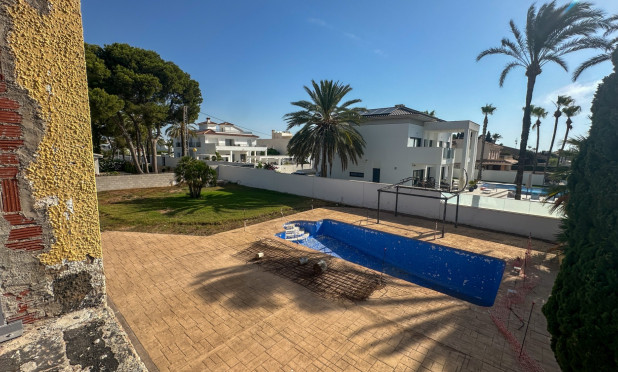 Wiederverkauf - Villa - Cabo Roig