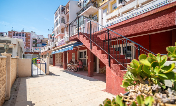Odsprzedaż - COMMERCIAL PROPERTY - Torrevieja - La Veleta
