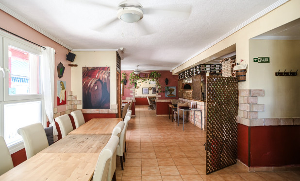 Odsprzedaż - COMMERCIAL PROPERTY - Torrevieja - La Veleta