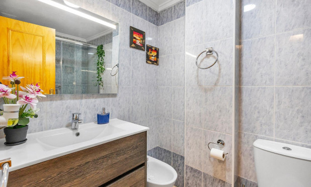 Wiederverkauf - Wohnung - Torrevieja - Habaneras