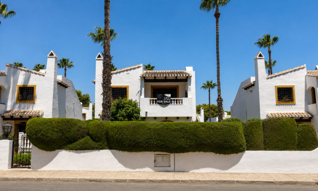 Odsprzedaż - Villa - Orihuela Costa - Los Dolses