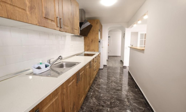 Resale - Apartment / flat - Torrevieja - Centro
