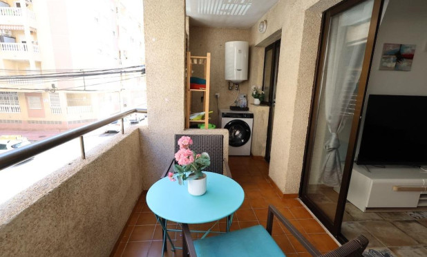 Resale - Apartment / flat - Torrevieja - Centro